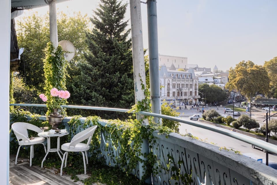 Spring, View (from property/room), Balcony/Terrace, City view