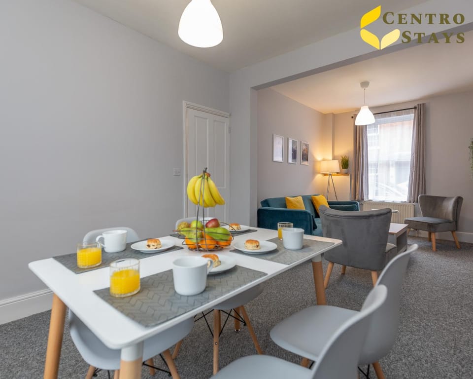 Food and drinks, Dining area, Food, Breakfast, Drinks