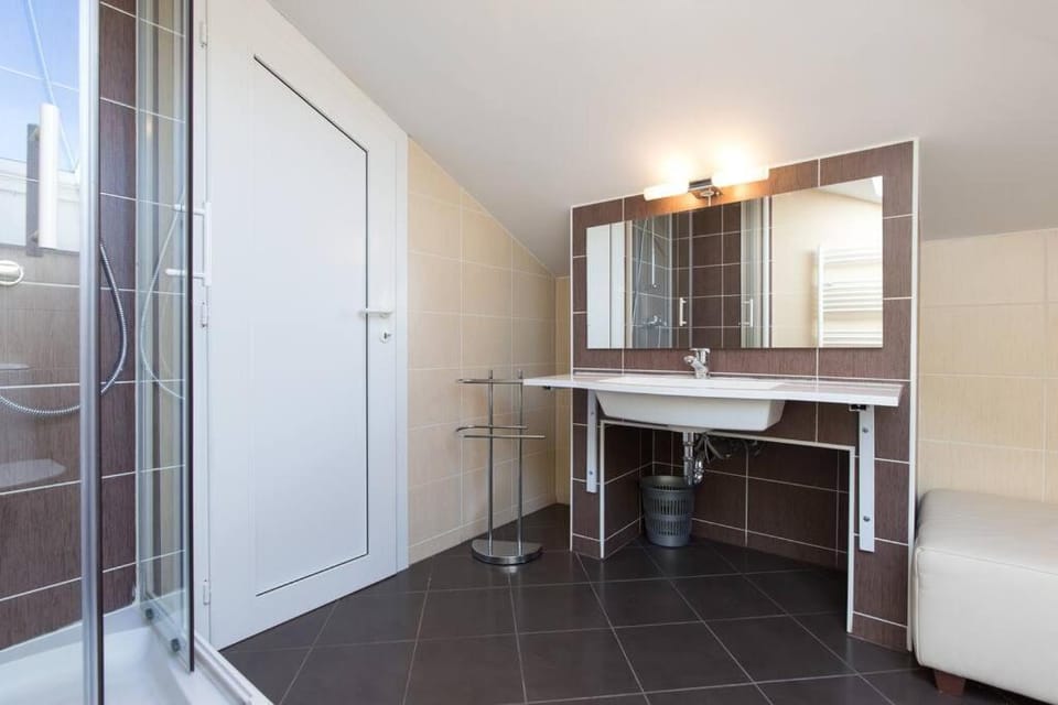 Villa Ajda - Top Room Apartment in Primorje-Gorski Kotar County