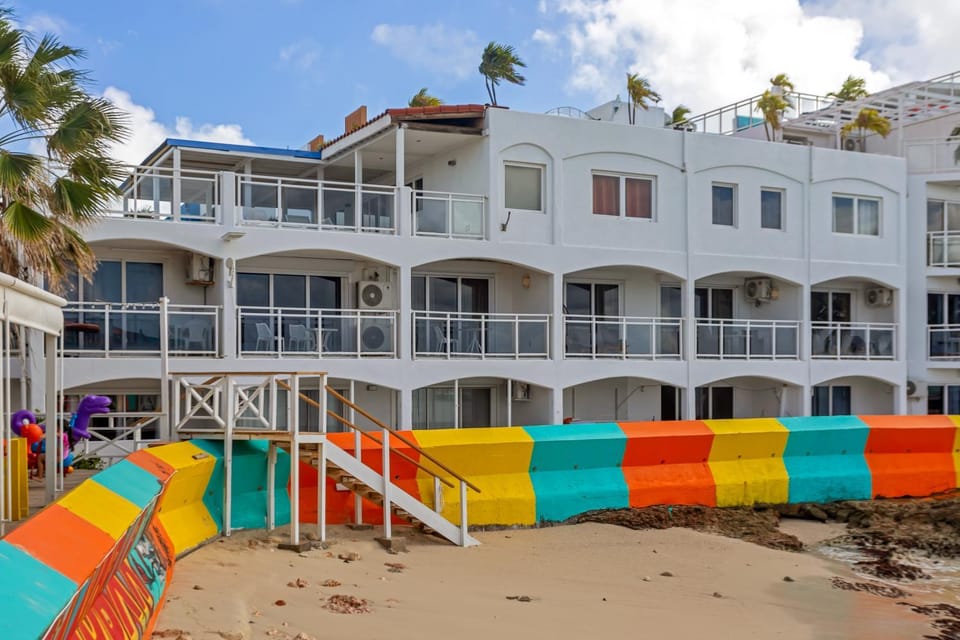 Maho Beach Grand Studio Ocean View Apartment in Simpson Bay