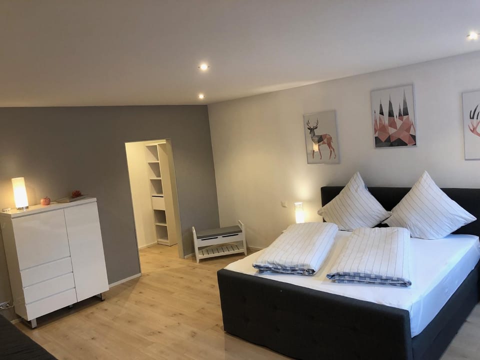 Bed, Photo of the whole room, Bedroom, wardrobe