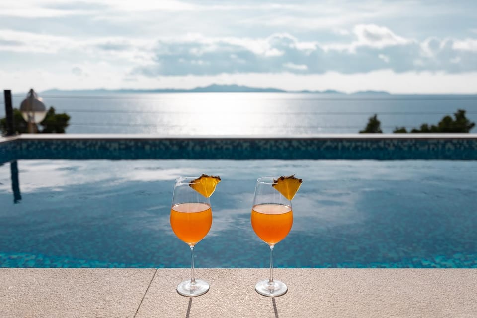 Sea view, Swimming pool