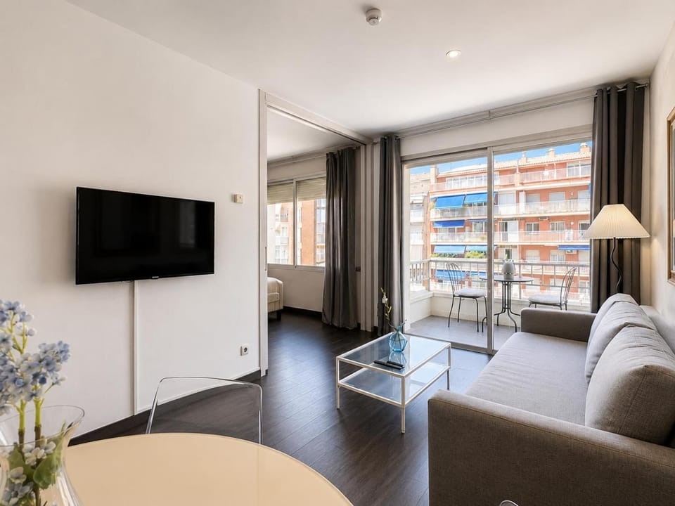 TV and multimedia, Balcony/Terrace, Living room, Dining area
