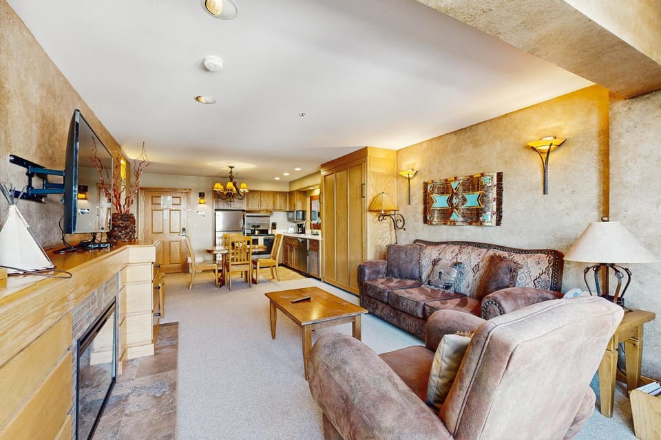 Shoshone 1930 Apartment in Big Sky