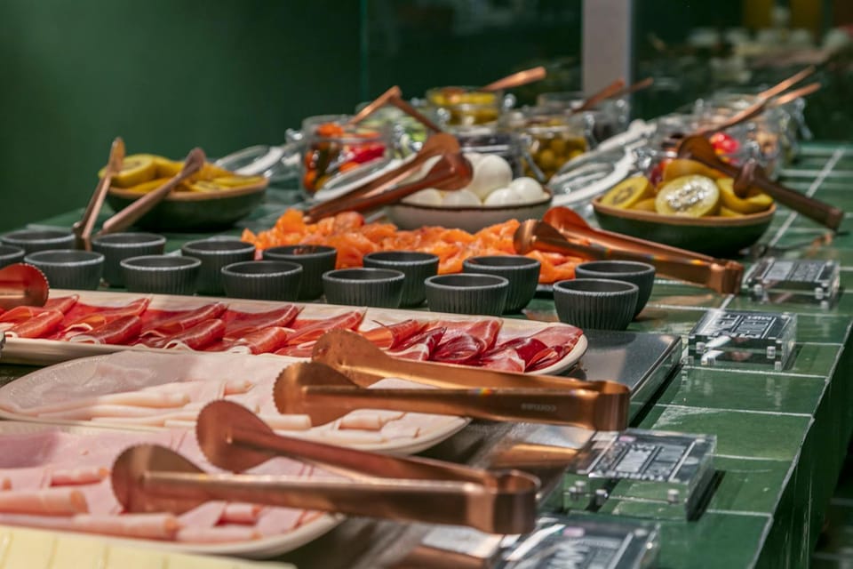 Breakfast, Buffet breakfast