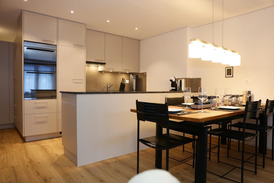 Coffee/tea facilities, Kitchen or kitchenette, Dining area, minibar, pet friendly, stove, toaster, kitchen