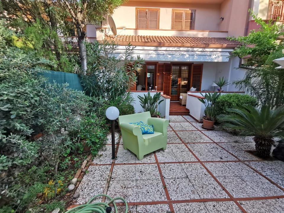 Property building, Garden