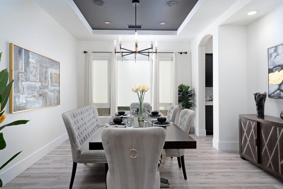 Seating area, Dining area
