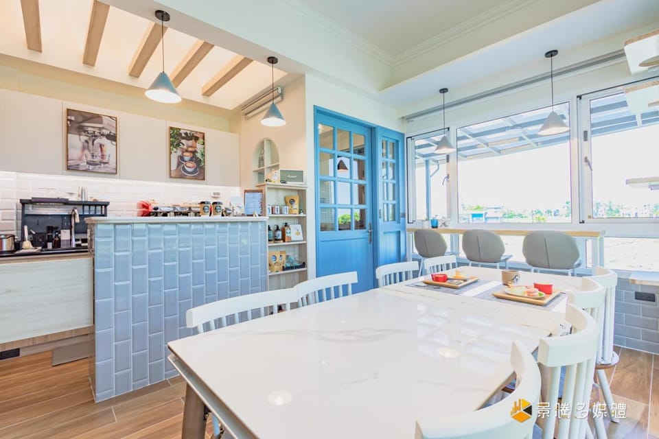 Restaurant/places to eat, Communal lounge/ TV room