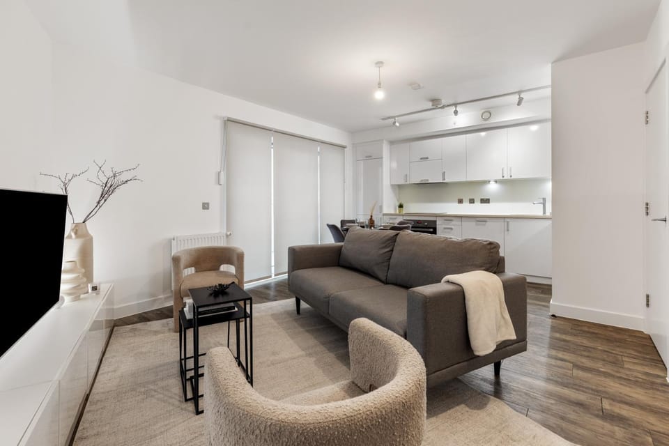 Khayat Homes - The Cosy Cabot - 2 Bed Apartment in London