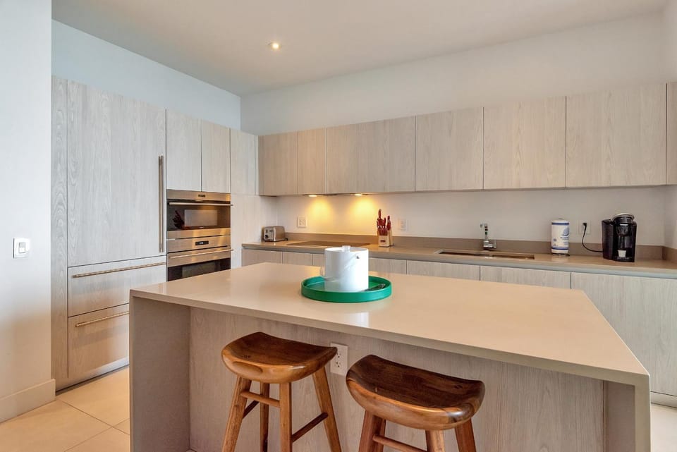 Kitchen or kitchenette, Dining area, dishwasher, minibar, pet friendly, stove, toaster