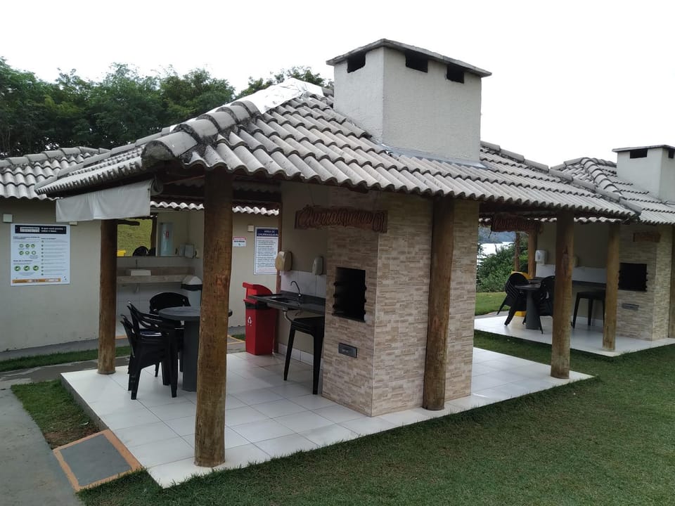 AP do LAGO, com Churrasqueira privativa , cozinha , internet no ap, rampa barco e jet, pesqueiro - B101 Apartment in State of Goiás