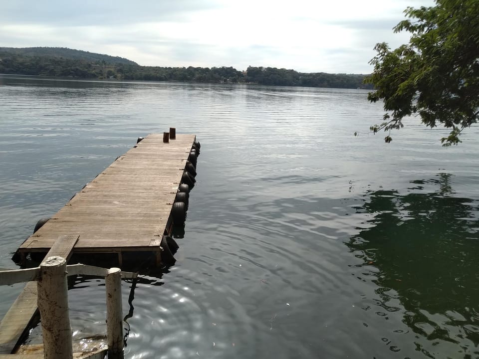 AP do LAGO, com Churrasqueira privativa , cozinha , internet no ap, rampa barco e jet, pesqueiro - B101 Apartment in State of Goiás