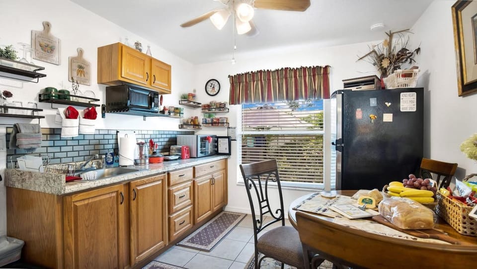 La Maison de LorBu Private Apt Breakfast Apartment in Orlando