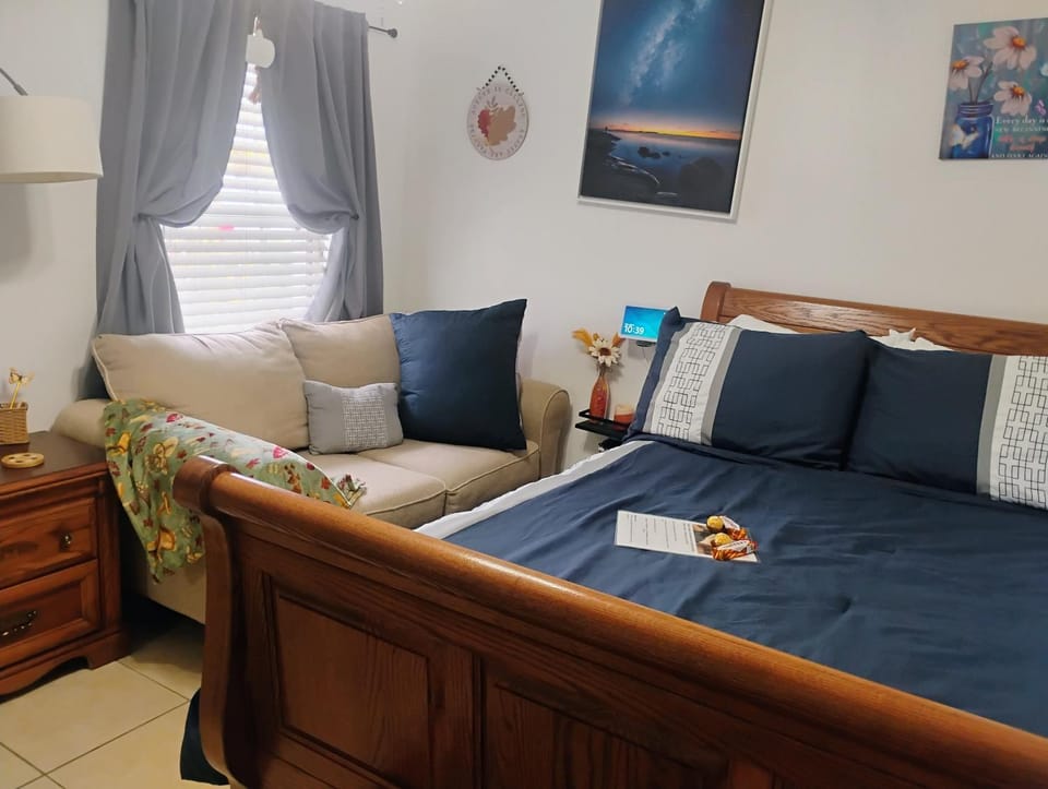 La Maison de LorBu Private Apt Breakfast Apartment in Orlando