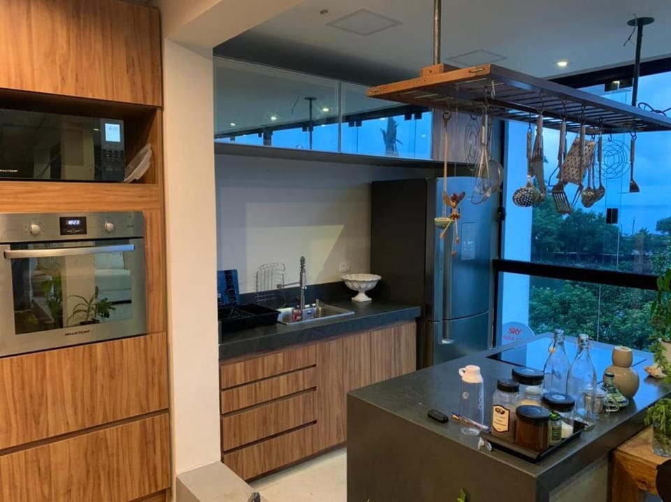 Kitchen or kitchenette, Dining area, oven, stove