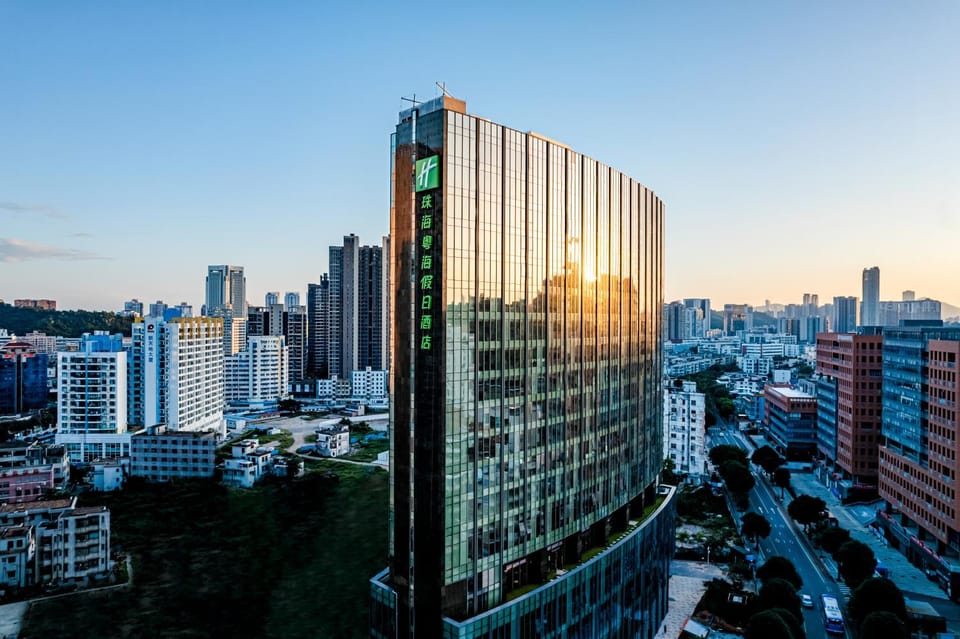Property building, Off site, Day, City view, Location