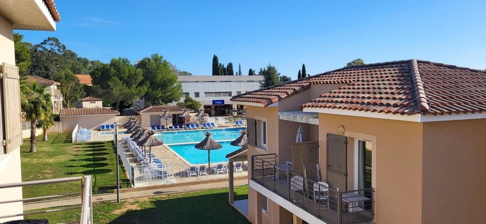 Studio Résidence 3 étoiles Odalys Les Océanides Piscine Plage Argentière parking boite à clé Apartment in La Londe-les-Maures