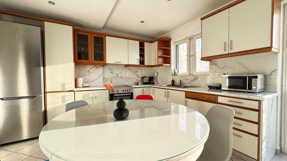 microwave, oven, kitchen