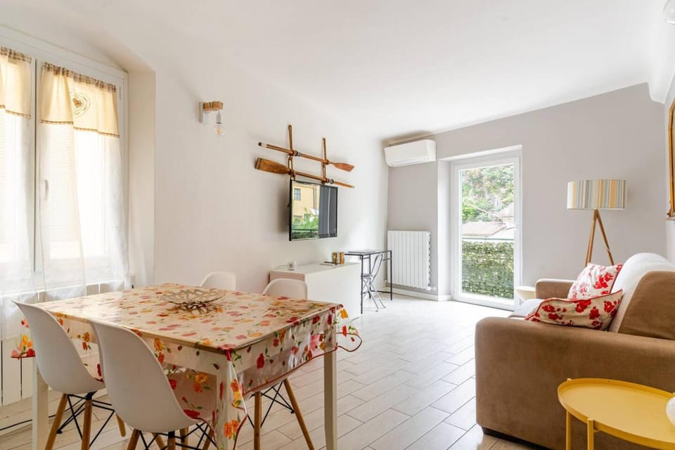 TV and multimedia, Living room, Dining area