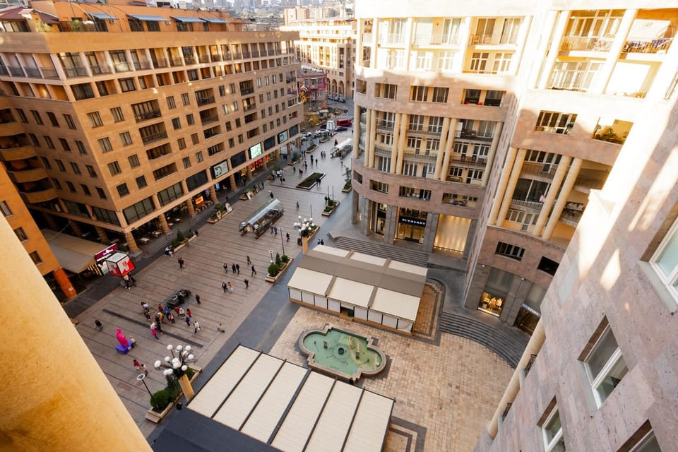 Northern Avenue, 2 bedrooms Luxury & GRAND apartment nearby La Piazza caffe HH555 Apartment in Yerevan