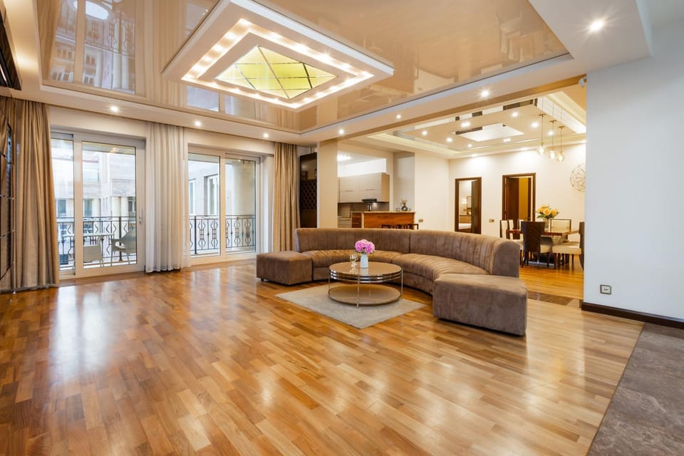 Northern Avenue, 2 bedrooms Luxury & GRAND apartment nearby La Piazza caffe HH555 Apartment in Yerevan