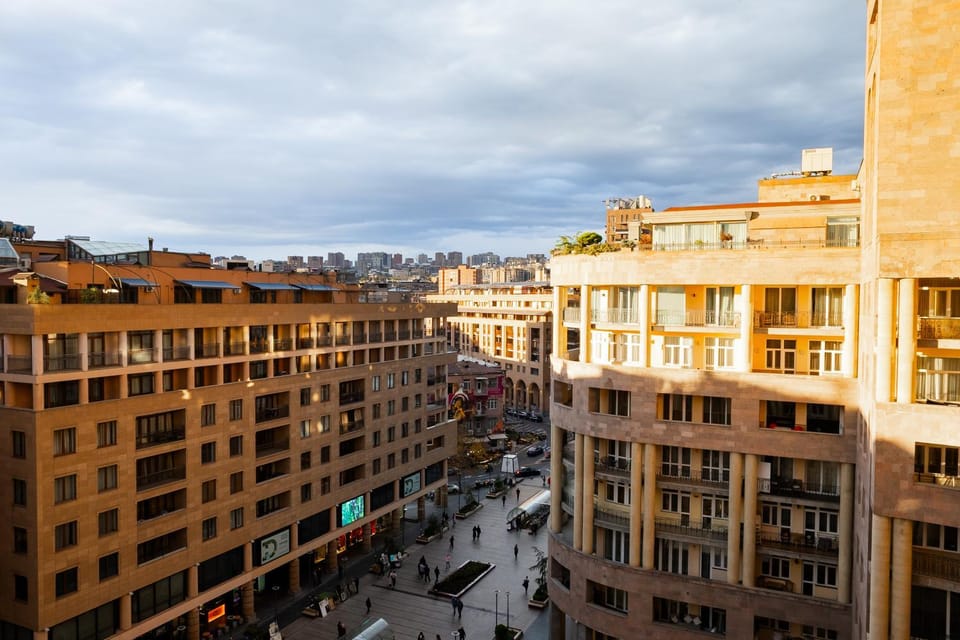 Northern Avenue, 2 bedrooms Luxury & GRAND apartment nearby La Piazza caffe HH555 Apartment in Yerevan