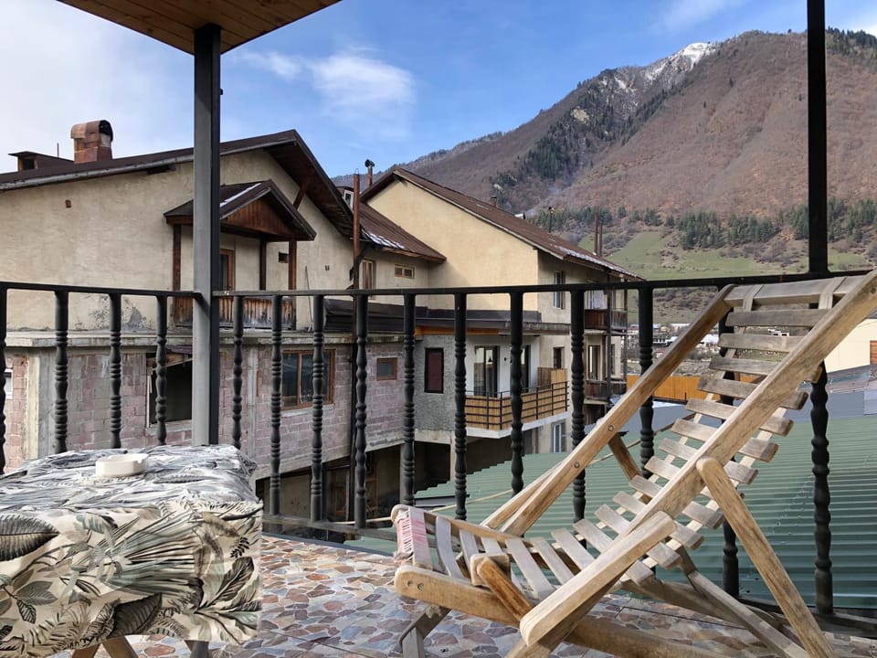 Balcony/Terrace, Mountain view
