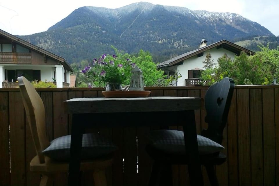 Balcony/Terrace, Mountain view