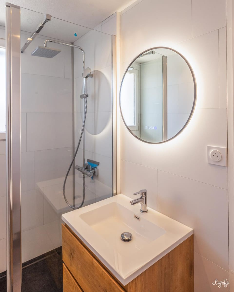 Shower, Bathroom