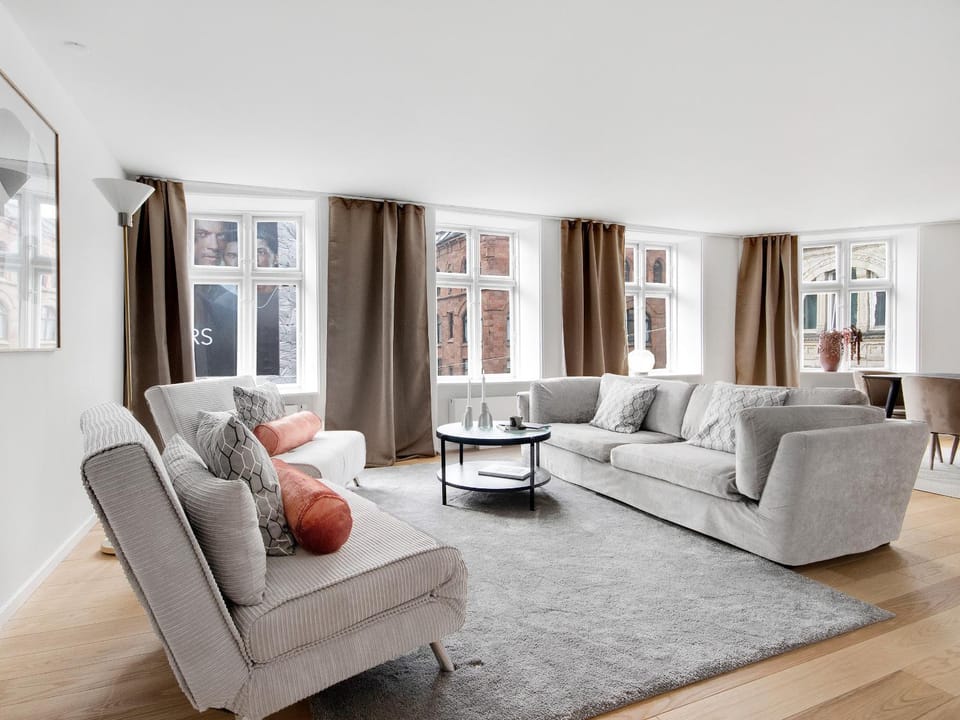 Living room, Seating area