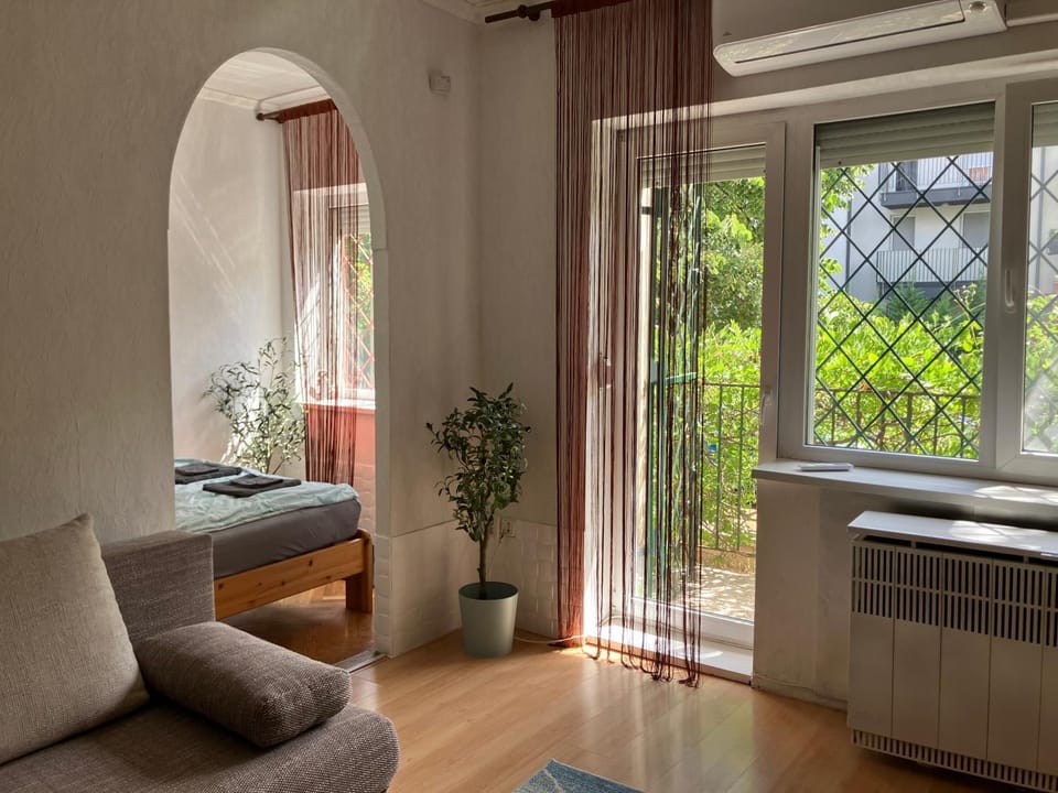 Balcony/Terrace, Living room, Photo of the whole room, Bedroom, Garden view