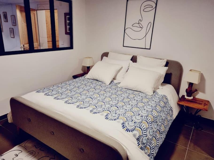 Logement avec billard, home cinéma et terrasse privatisés Bed and Breakfast in Haute-Savoie