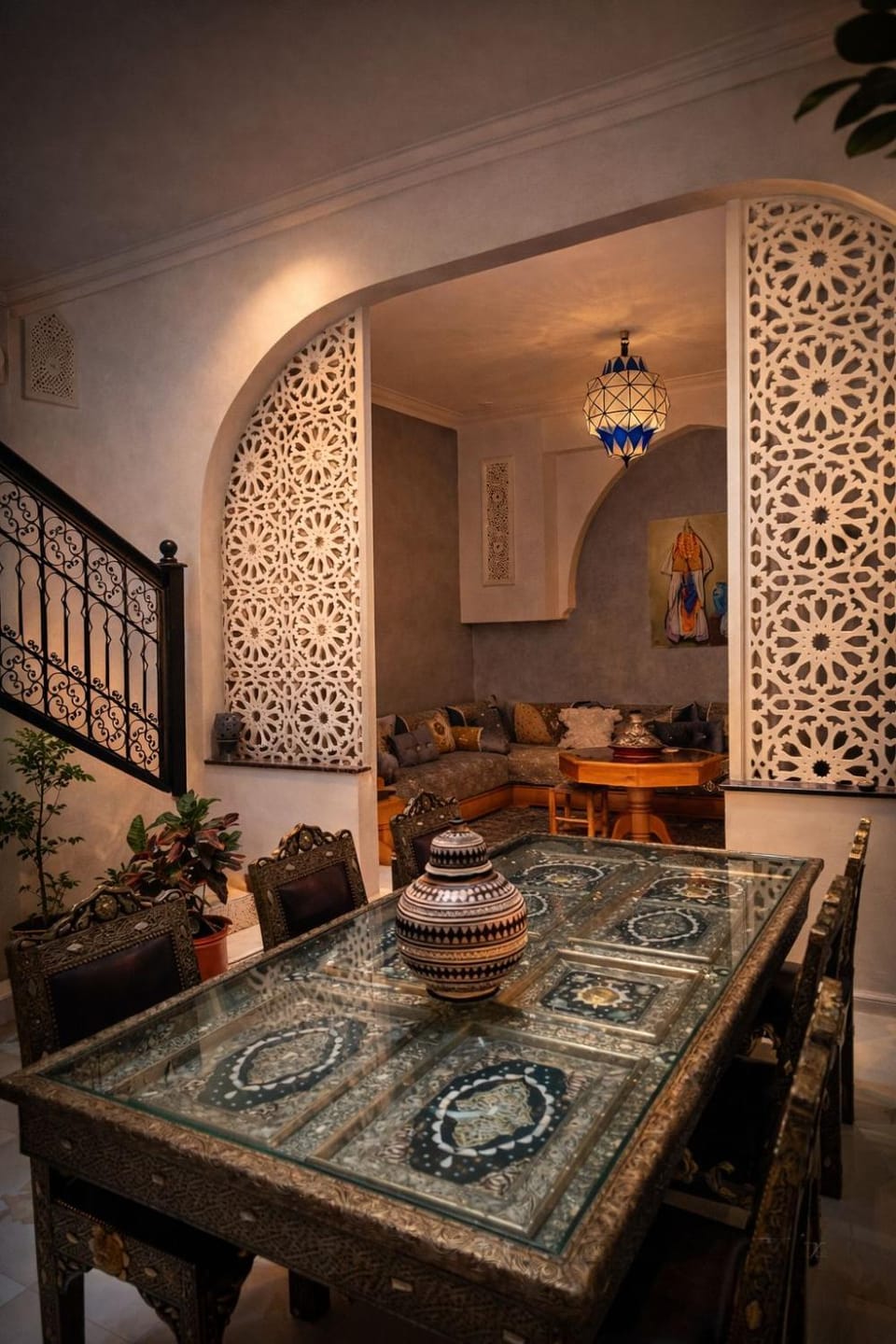 Living room, Seating area, Dining area