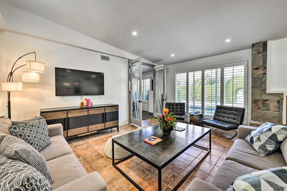 Luxe Palm Springs Home w/ Backyard Oasis! House in Palm Springs