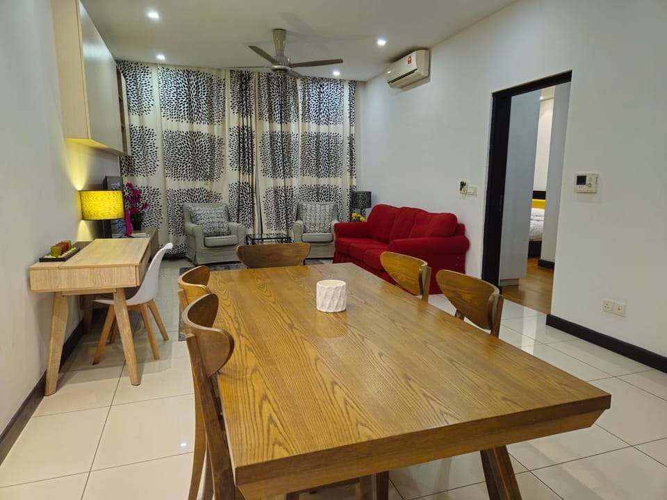 Living room, Seating area, Dining area