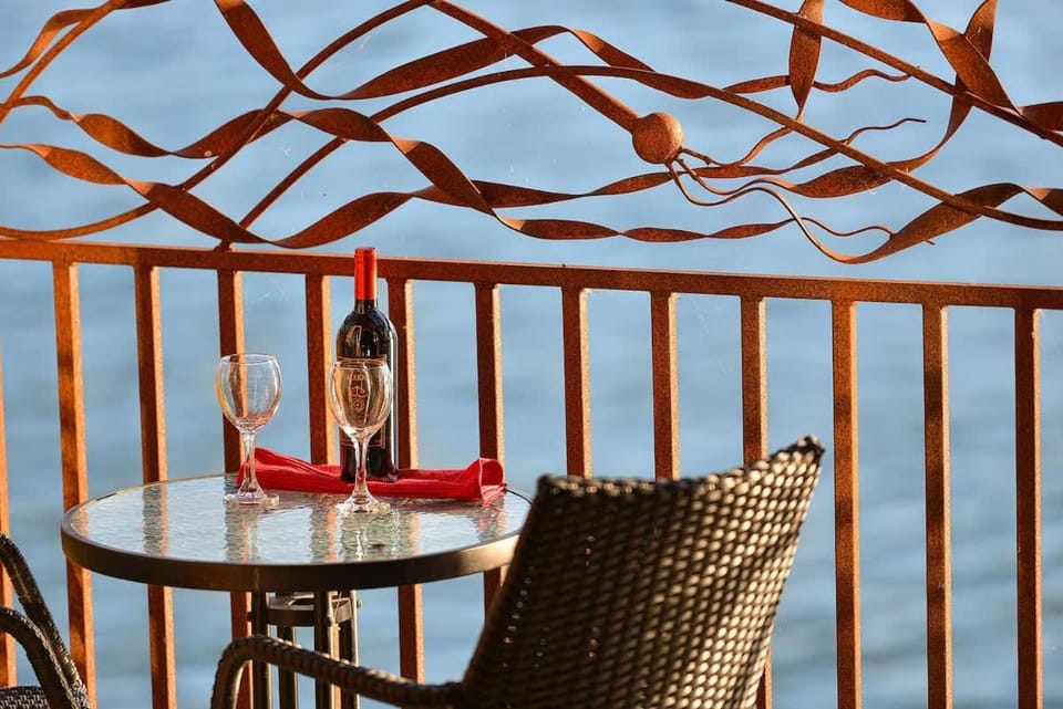 Salishan Chief Suite by EMR Vacation Rentals House in Southern Gulf Islands
