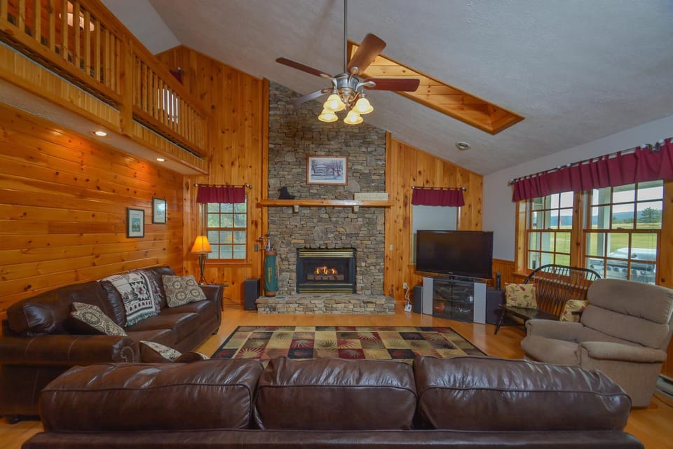 TV and multimedia, Living room, Seating area, fireplace, furniture
