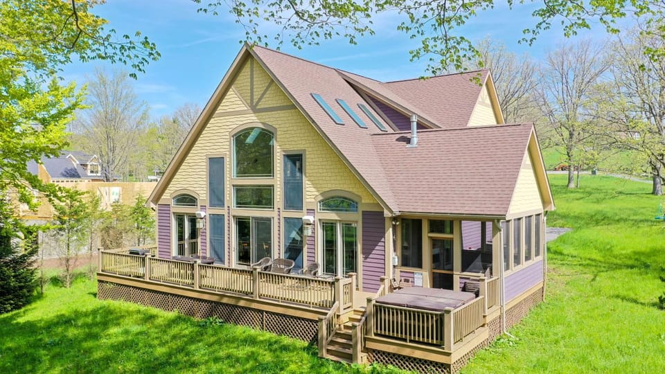 Property building, Patio, Natural landscape, Garden