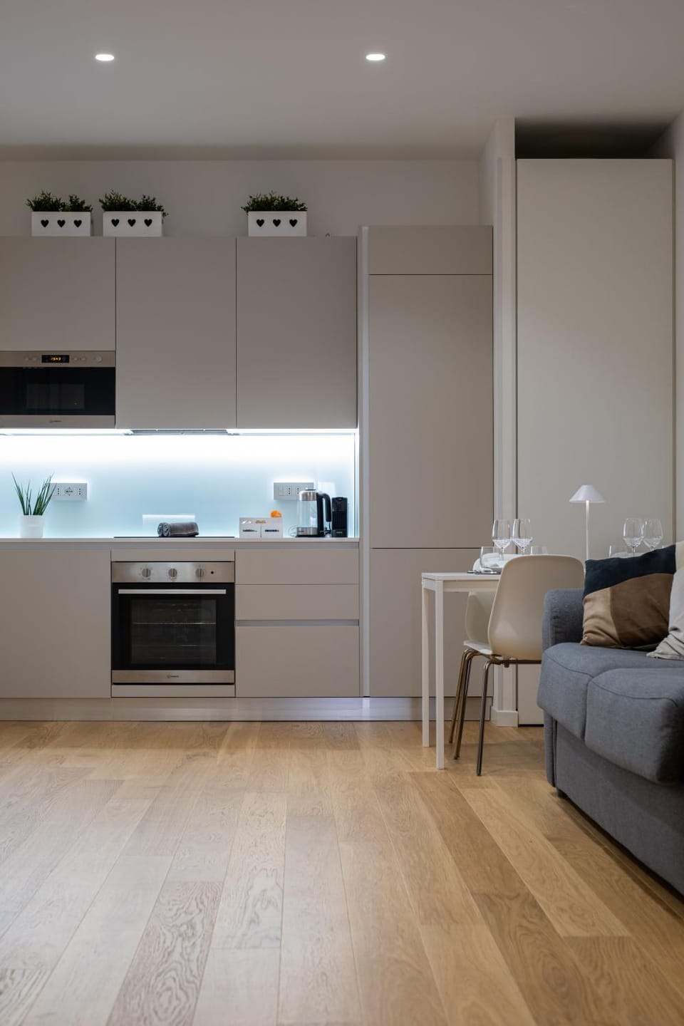 Kitchen or kitchenette, Living room, Seating area, Dining area, minibar, pet friendly, stove
