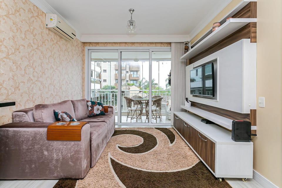 Communal lounge/ TV room, TV and multimedia, Living room