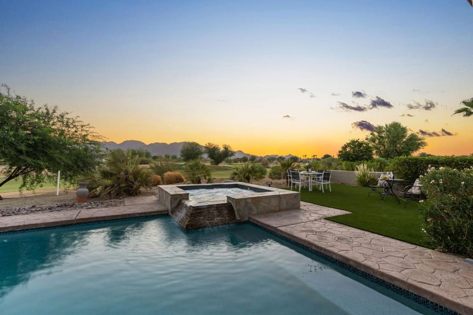 Day, Natural landscape, Garden, Garden view, Pool view, Swimming pool, Sunrise, Sunset, sunbed