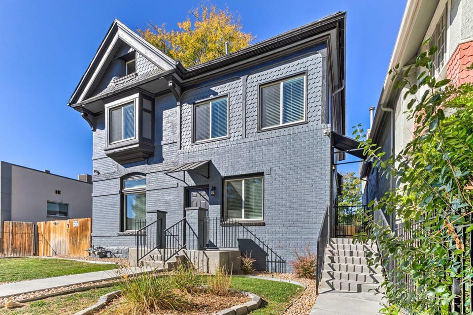 < 1 Mi to St Joseph's: Denver Townhome! House in Denver