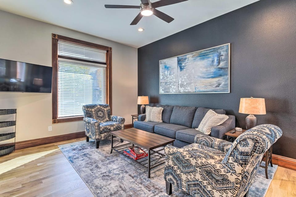 < 1 Mi to St Joseph's: Denver Townhome! House in Denver