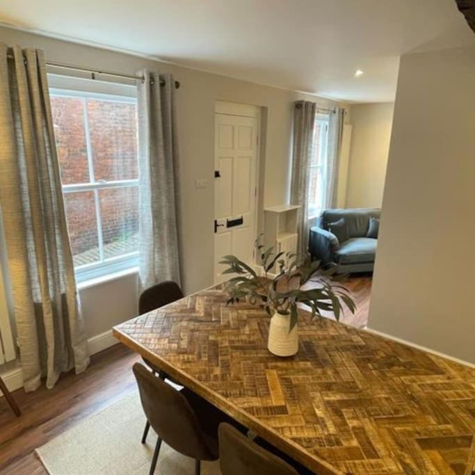 Georgian 3 bed house in historic town centre House in Shrewsbury