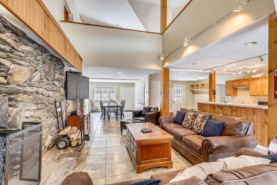 Top Star Retreat House in Mendon