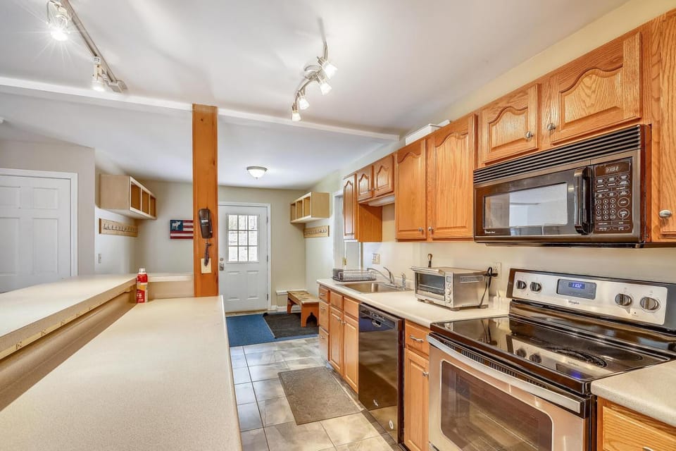 Top Star Retreat House in Mendon
