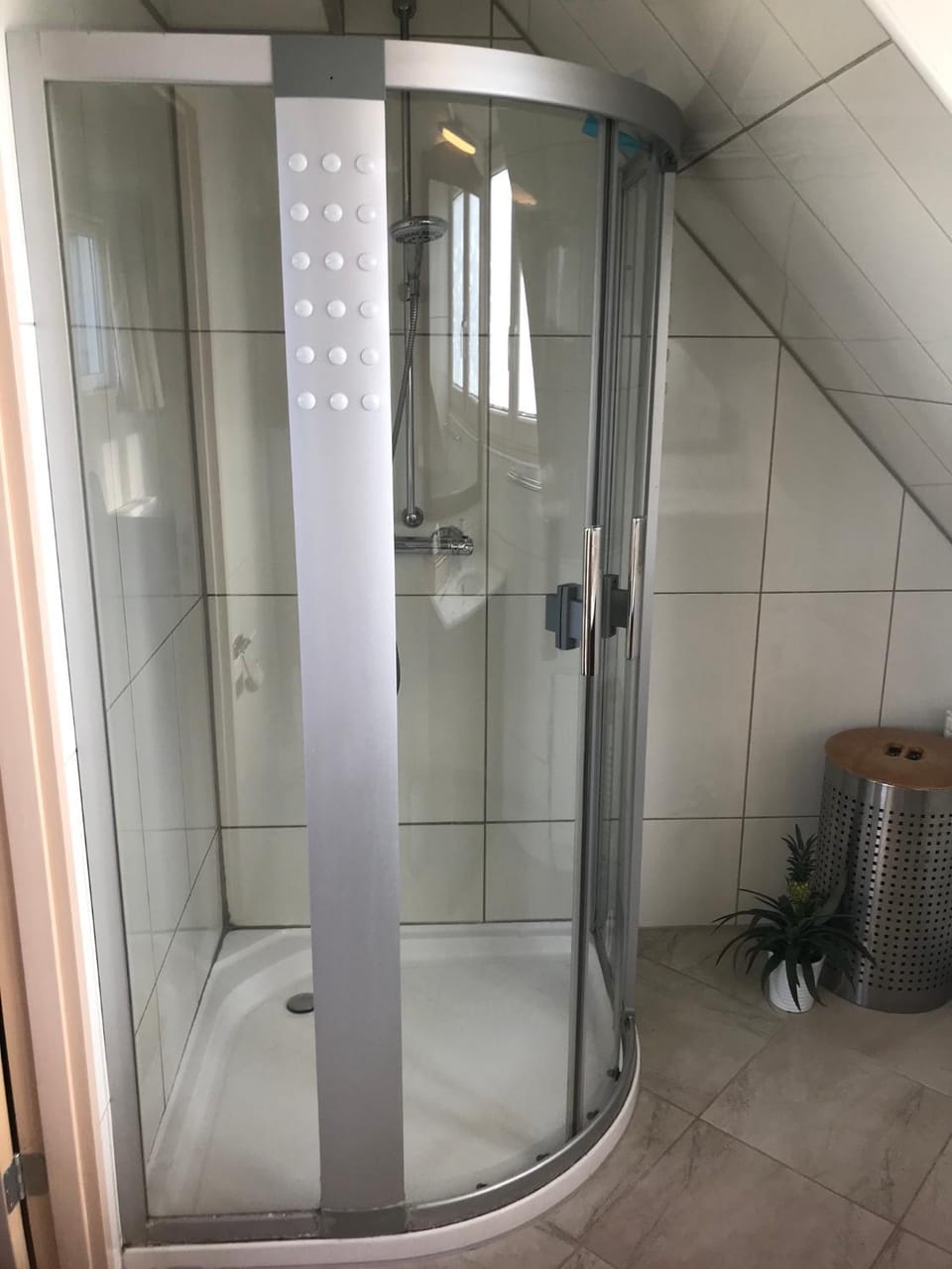 T Huuske tuinappartement met fantastisch uitzicht, nabij Zee Apartment in Zeeland, Netherlands