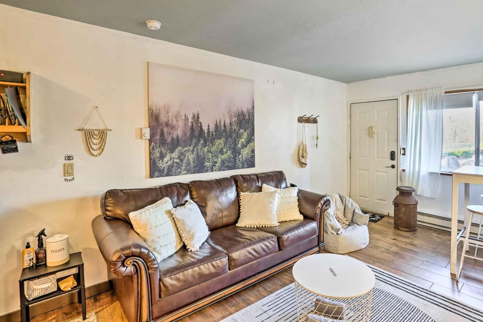 First-Floor Hunter Condo < 1 Mi to Slopes! House in Hunter