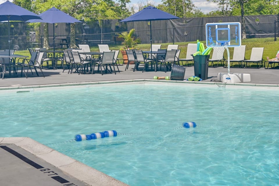 'The Padres' Place' Located in a 4-Season Resort House in Pennsylvania